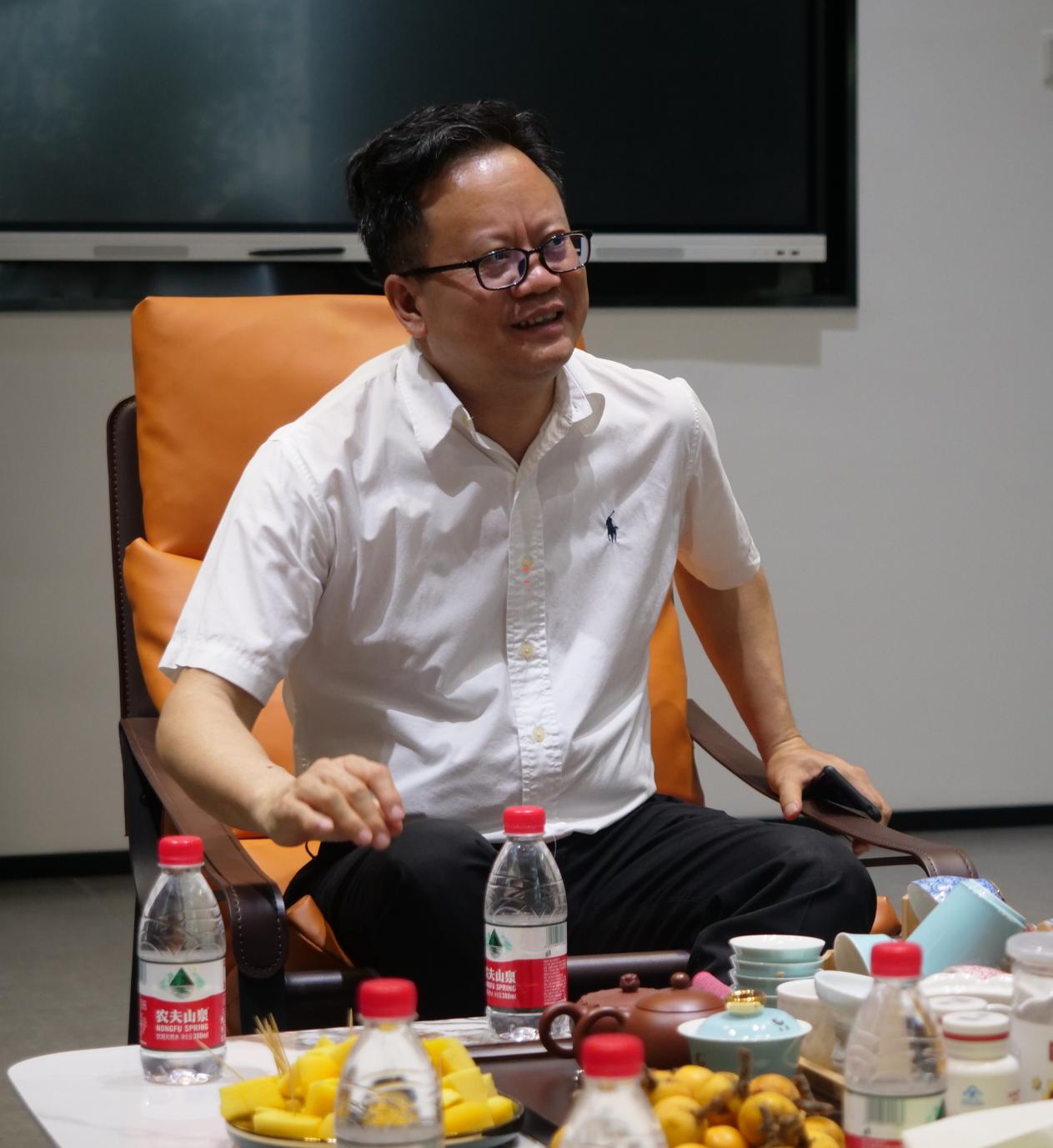 福建省广播电视局副局长张明生来哲象影业走访调研