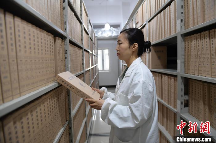 江西省档案馆向社会开放近3万件档案 内容涉及广泛