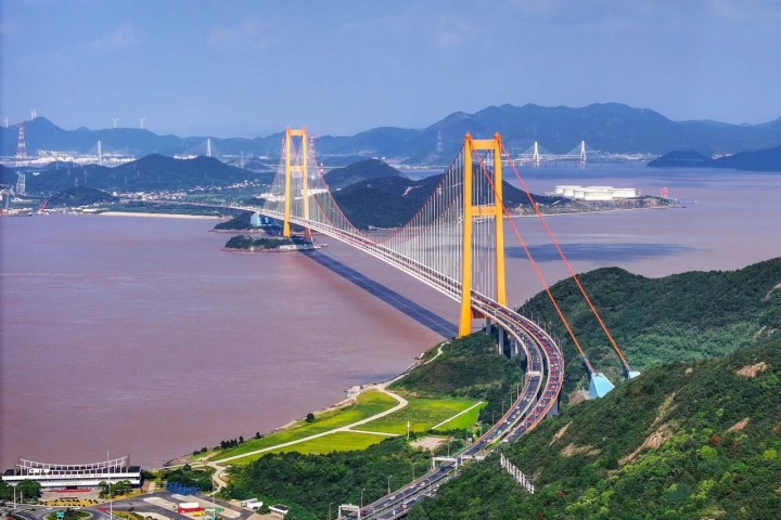 中秋国庆假期 进出甬舟高速总流量超61万辆次