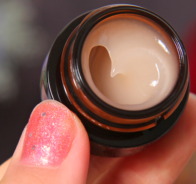 4种适合40岁女人的眼霜,好用还不贵