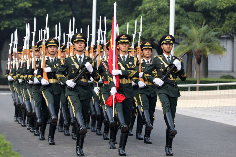 驻澳门部队举行升国旗仪式庆祝中华人民共和国成立72周年