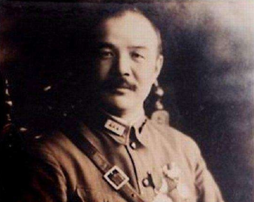 王耀武被俘后获得优待,为什么手下旅长徐振中却遭许世友枪决?