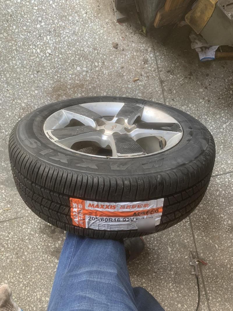 新科鲁兹轮胎是什么型号