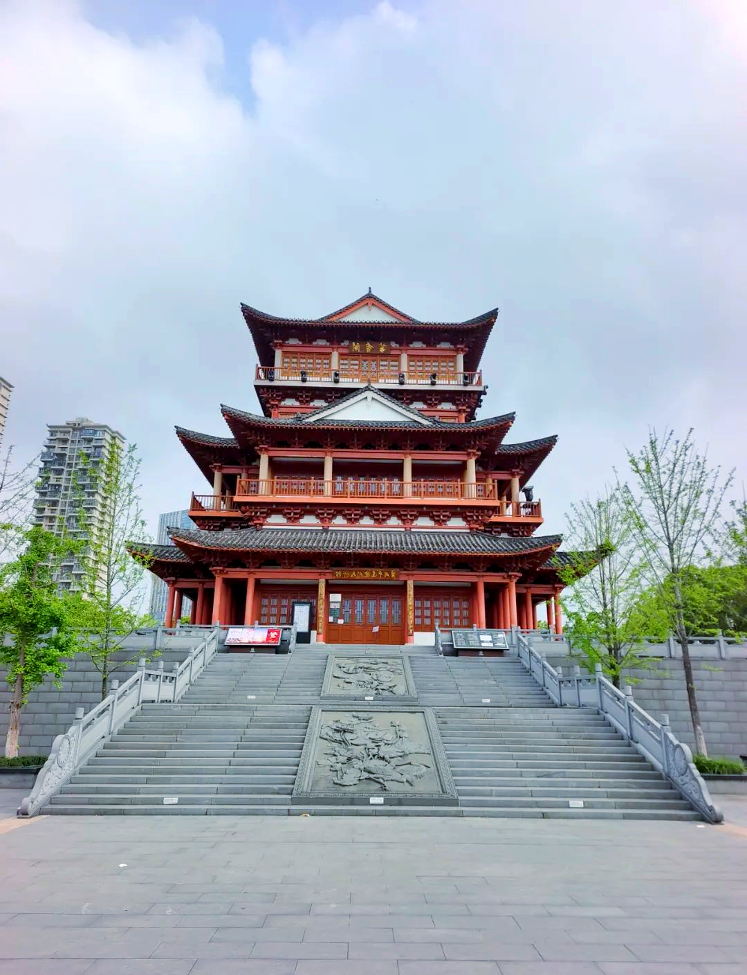 湖北省黄冈市遗爱湖公园:探寻城市中的自然瑰宝