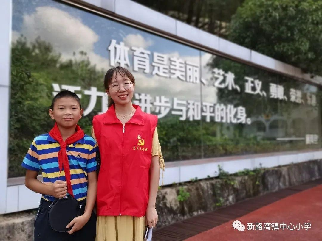 北界镇四个平台支部为新路湾小学孩子点亮微心愿