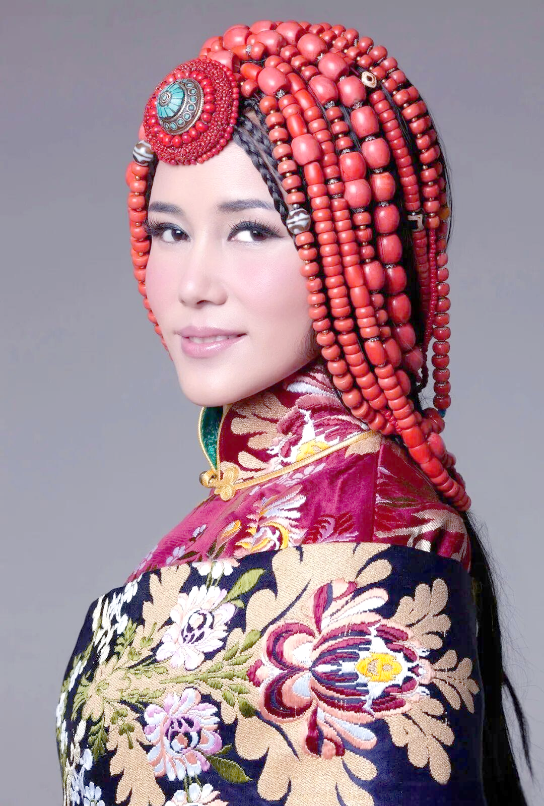 索朗旺姆:从演艺到公益的文化之旅