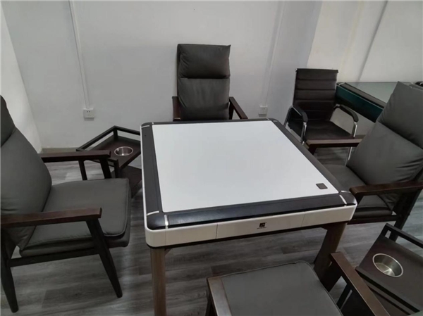 麻将机应该怎么选?武汉上岛麻将机体验店告诉你答案