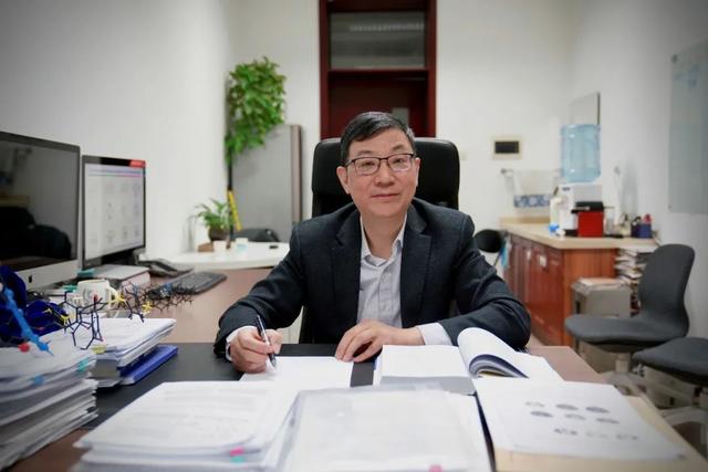 王梅祥:科学与艺术结合的科教工作者