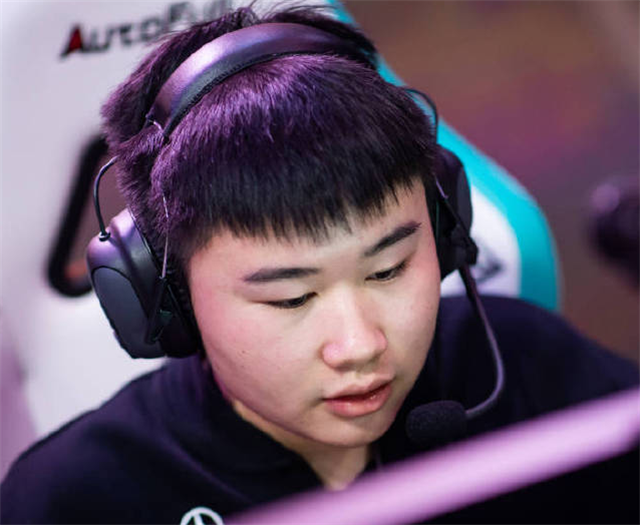 香锅评价rng新打野wei:很有性价比,但跟我的地位还是不一样的