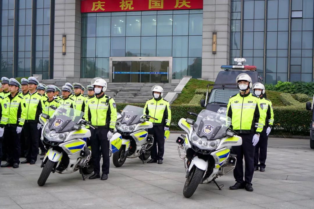 泗阳县公安局隆重举行升国旗仪式