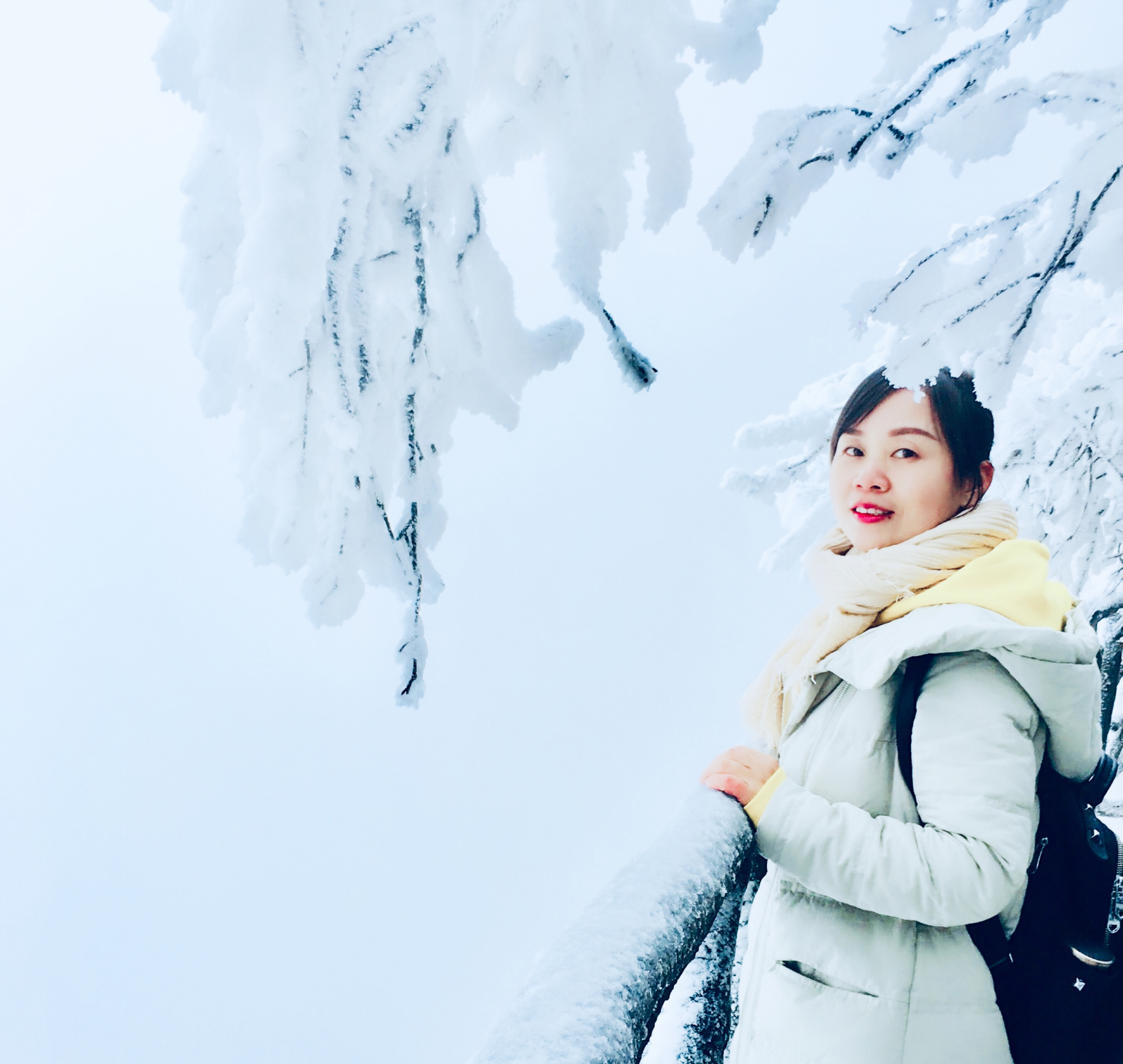 行吟诗刊丨王馨梓:除了黄昏,有落日掉进河里 这里不会有别的事情发生