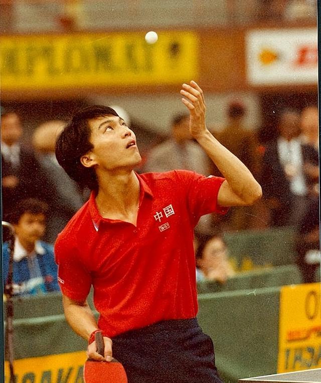 世界冠军江嘉良:顶峰时刻退役,娶百花影后为妻,深爱多年无丑闻