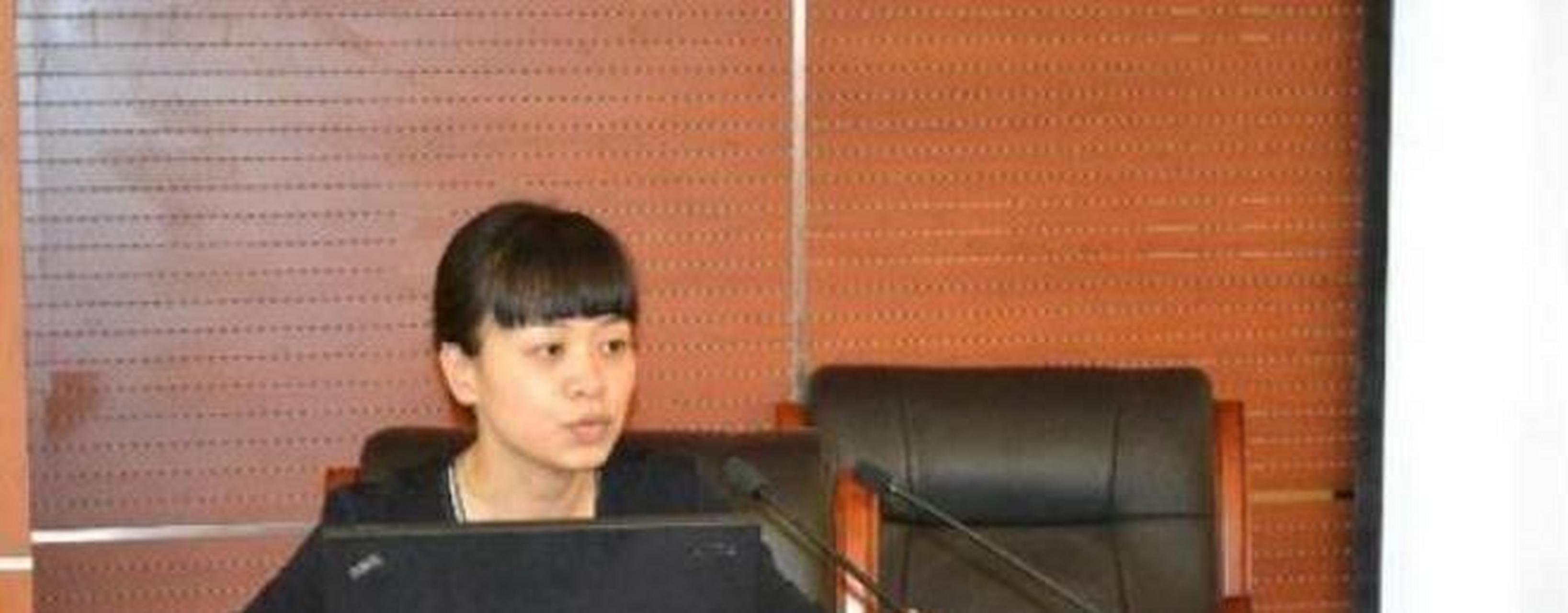 据说这是刘强东生命中最重要的两个女人,前女友龚小京和妻子章泽天,一