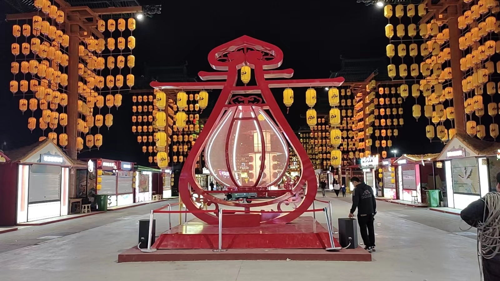 商场美陈:浅析不夜城琵琶舞台的美陈制作过程