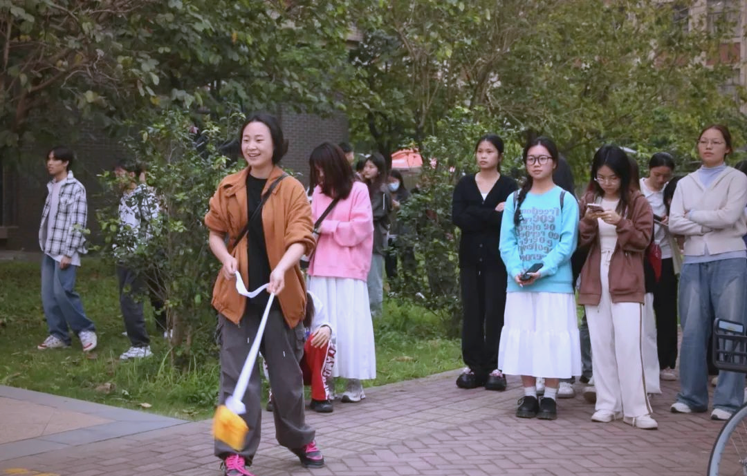 广西"三月三"活动中背篓抛绣球的精彩亮相与文化传承