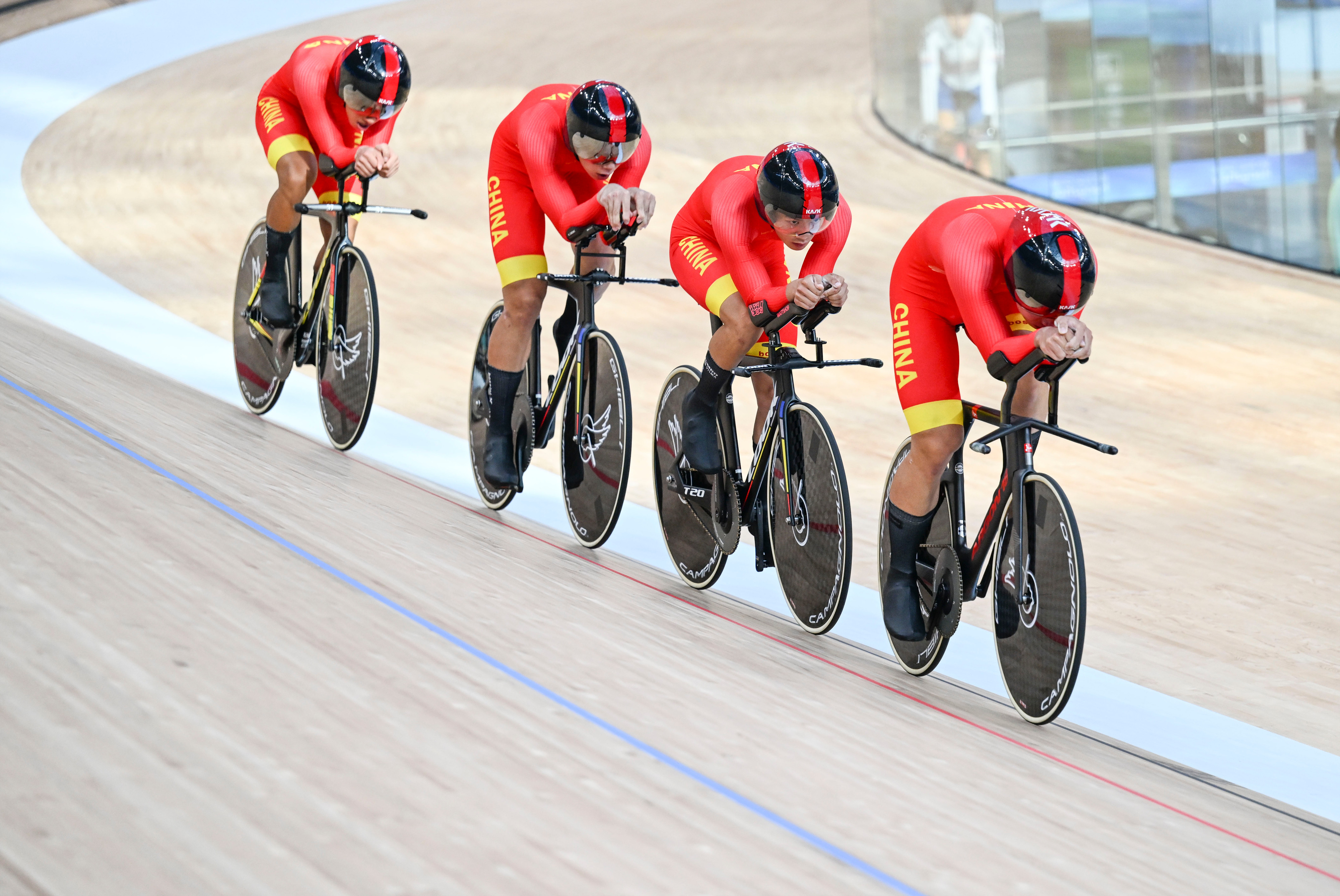 场地自行车——男子团体追逐赛决赛赛况(2)