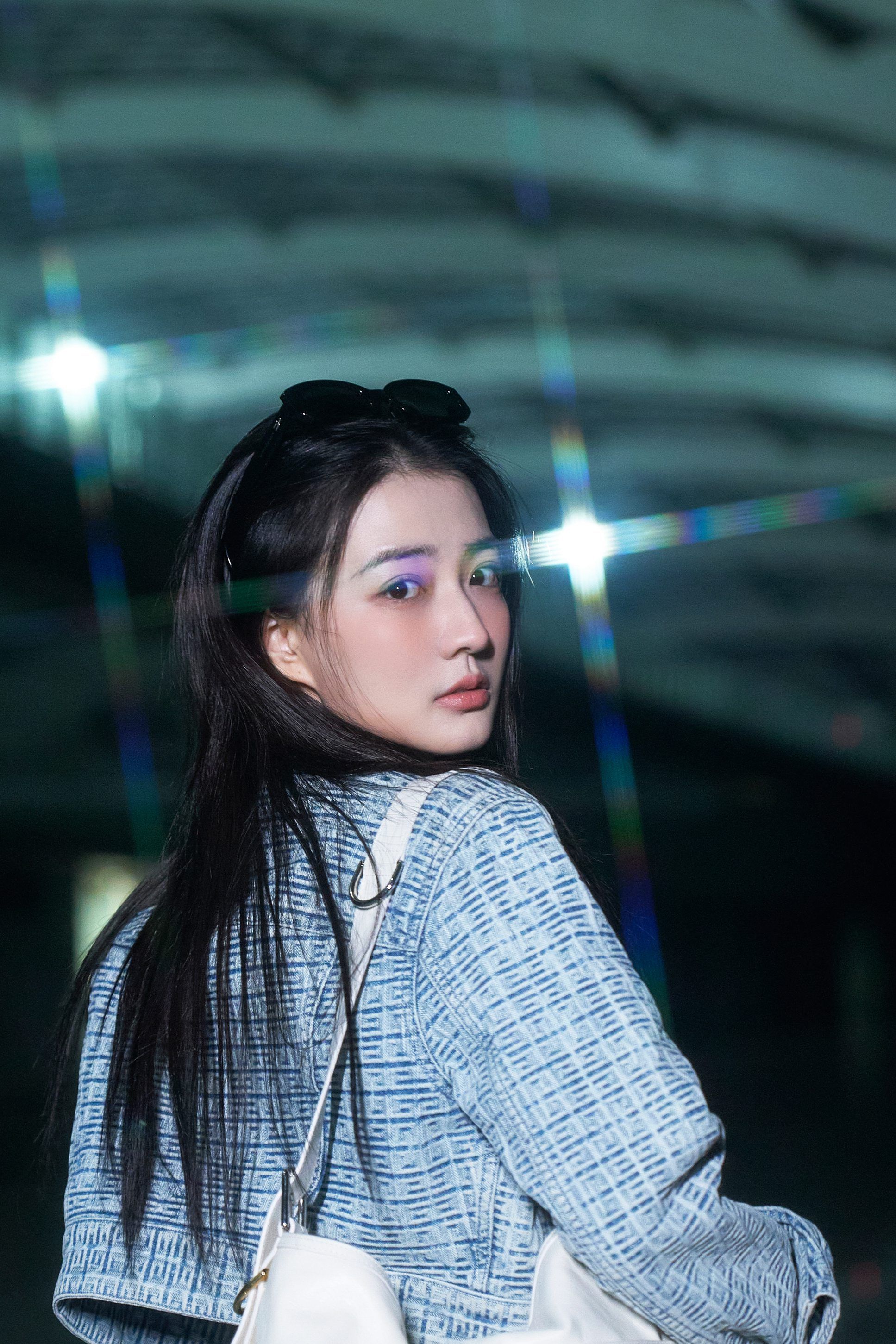 徐璐兰色格子套装长筒靴时尚写真