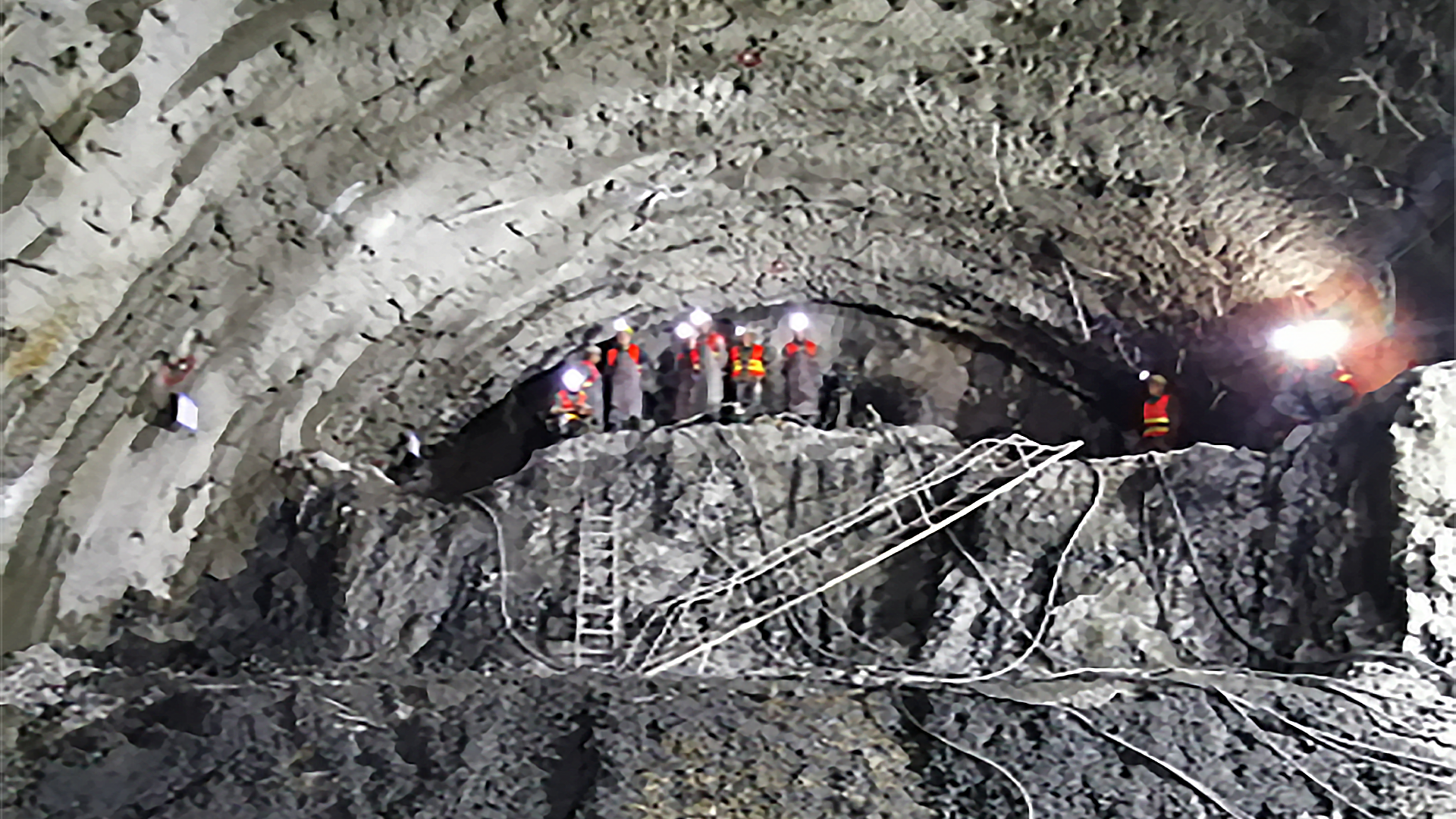 兰海高速渭武定西段木寨岭特长隧道贯通仪式在漳县举行