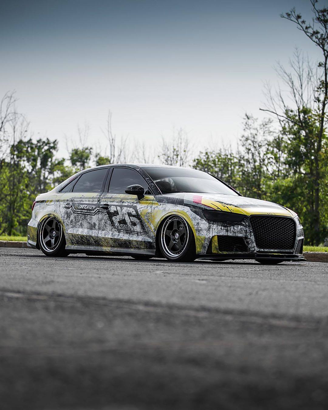 奥迪rs3改装欣赏:车身拉花个性十足 成最帅的"仔"