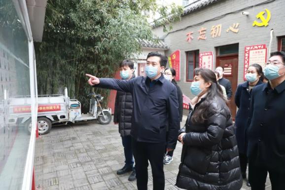 区长毛孝泉赴黄楼街道走访调研