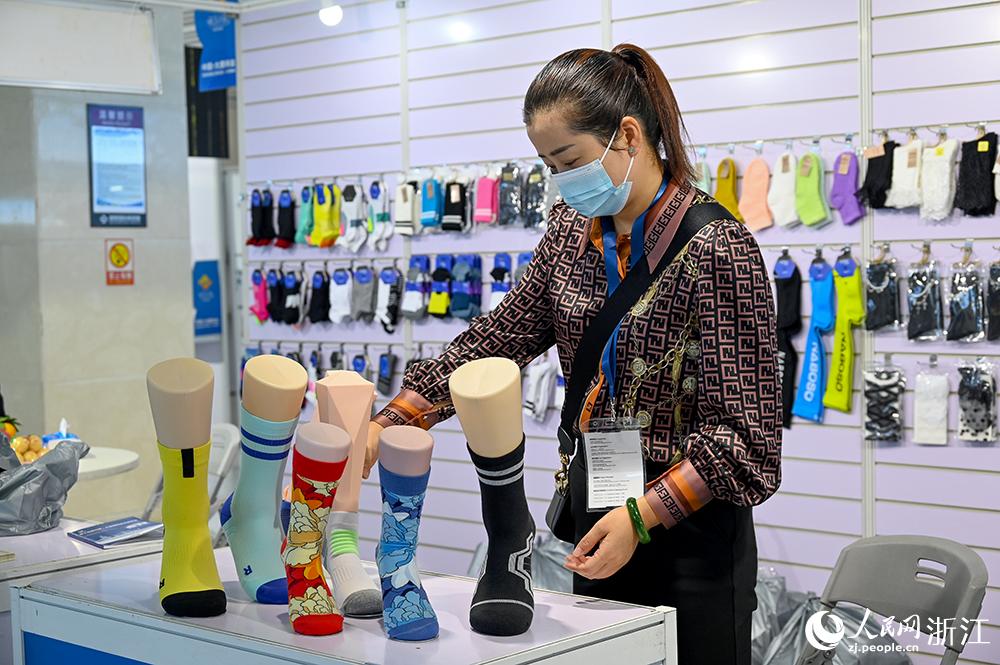 第十五届中国·大唐国际袜业博览会开幕
