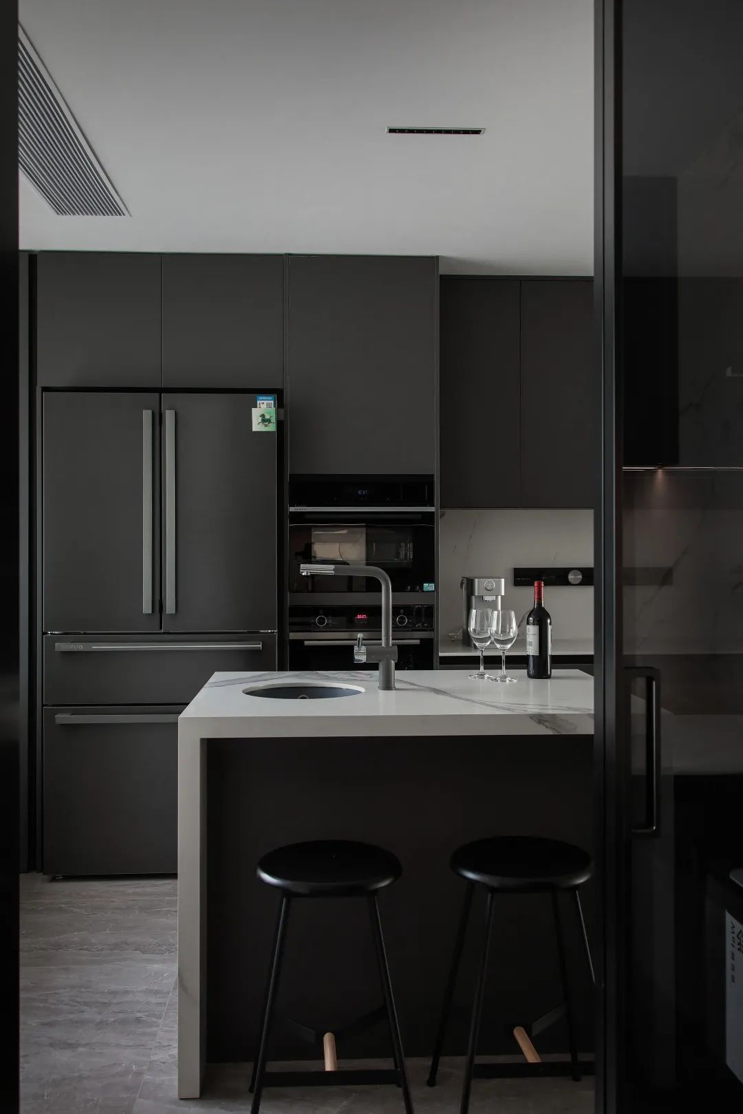 绝了!新中国际170㎡大平层 诠释现代简约的高级!