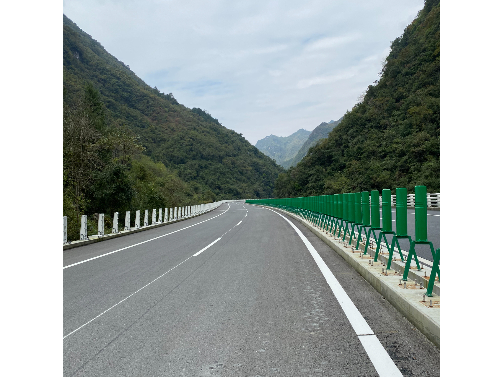 陕西西镇高速公路建成通车