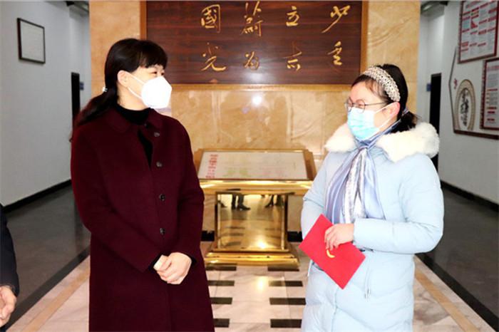 宜都副市长蒋小丹走访慰问"中国好人"周玉兰