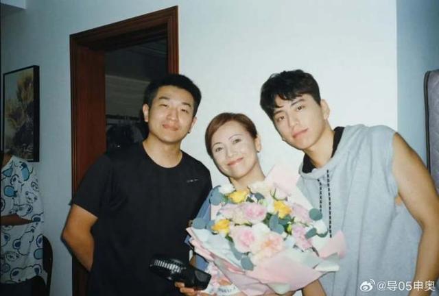 导演申奥:习惯坐在角落里