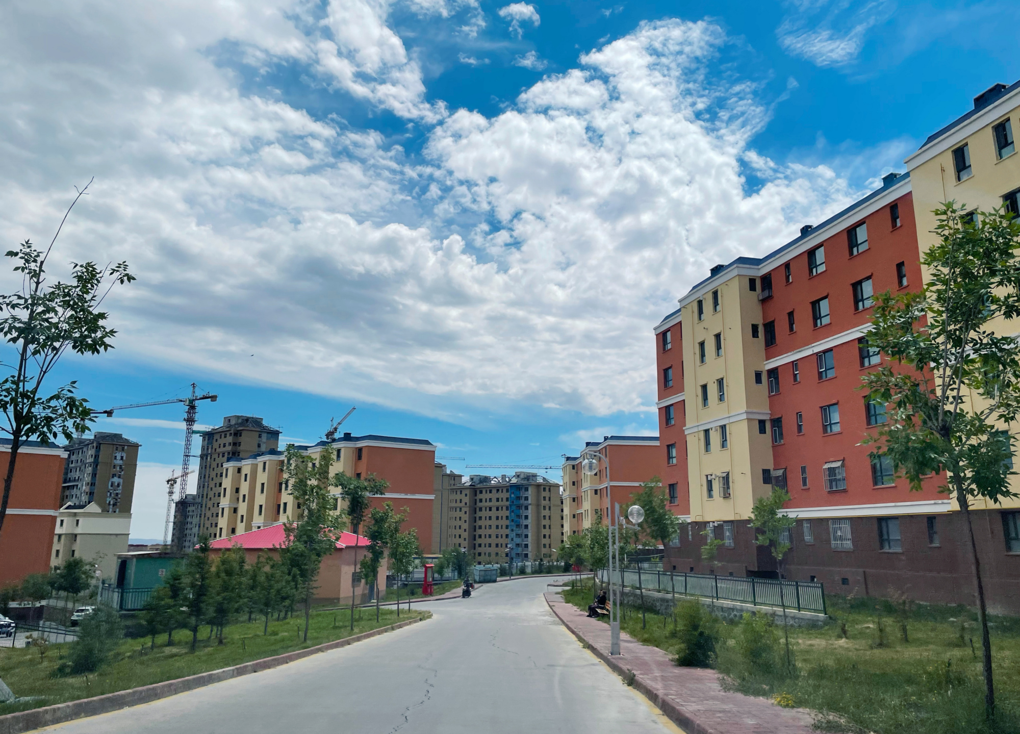 新疆唯一和俄罗斯接壤的城市,陆路就能出国,边境城市建设如何?