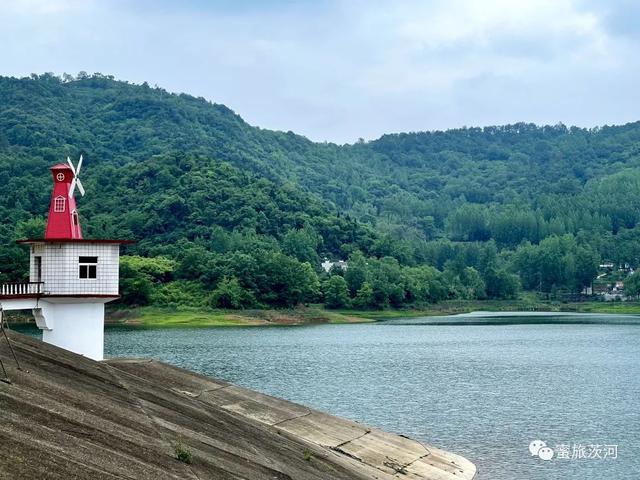 谷城茨河:当夏日多巴胺与狮子岩撞个满怀