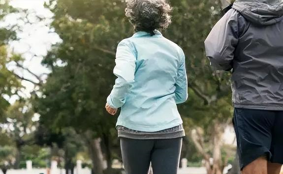 a型,b型,ab型,o型,哪种血型的人身体素质更棒?医生解开疑惑