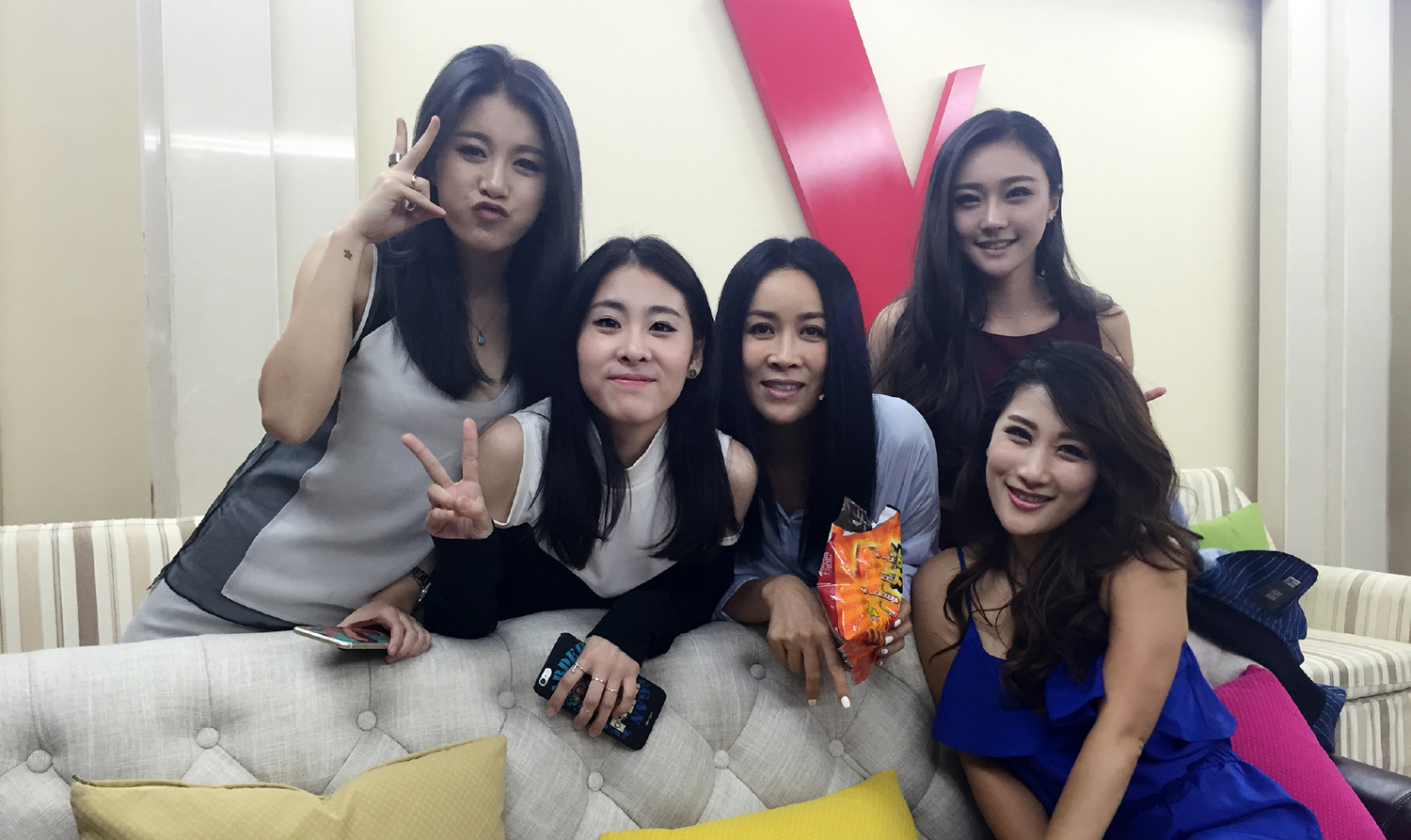 好声音历届学员合唱:四朵金花变网红,4位冠军缺席,陈梓童撑场