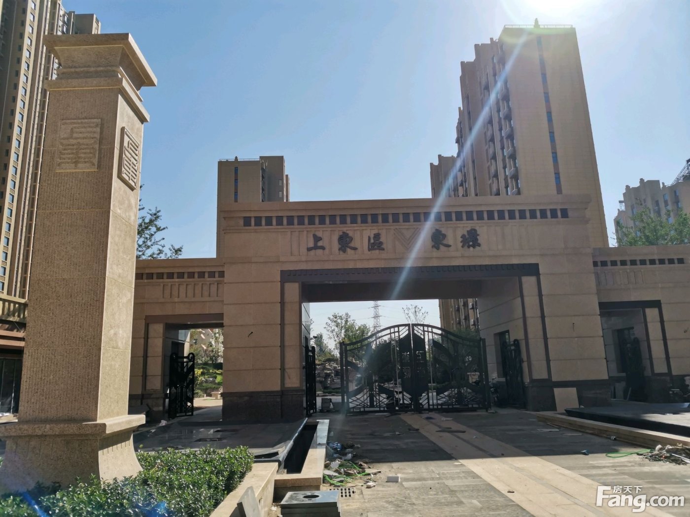 卓正上东区新拍现场图片,实时了解楼盘新动态!