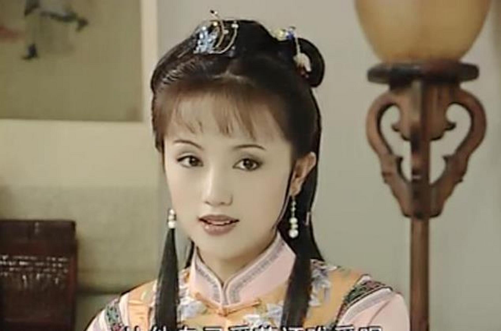 当年拍《康熙微服私访记》的时候,朱媛媛缠着张国立一直说个不停,后来