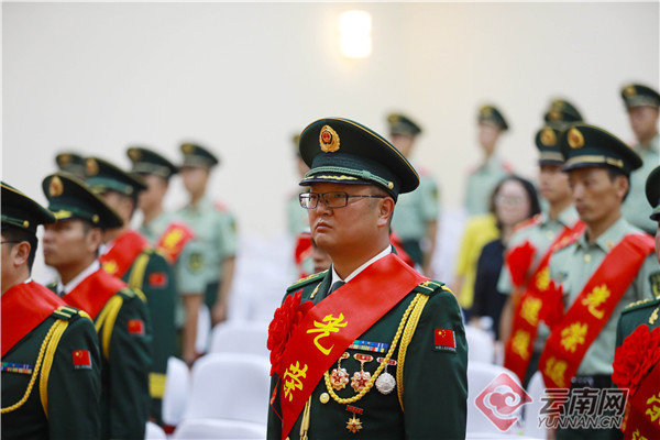 大理州武警支队图片