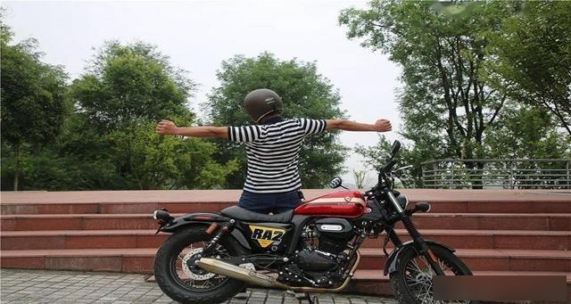 cyclone,即赛科龙摩托,是宗申摩托旗下的一个高端品牌.