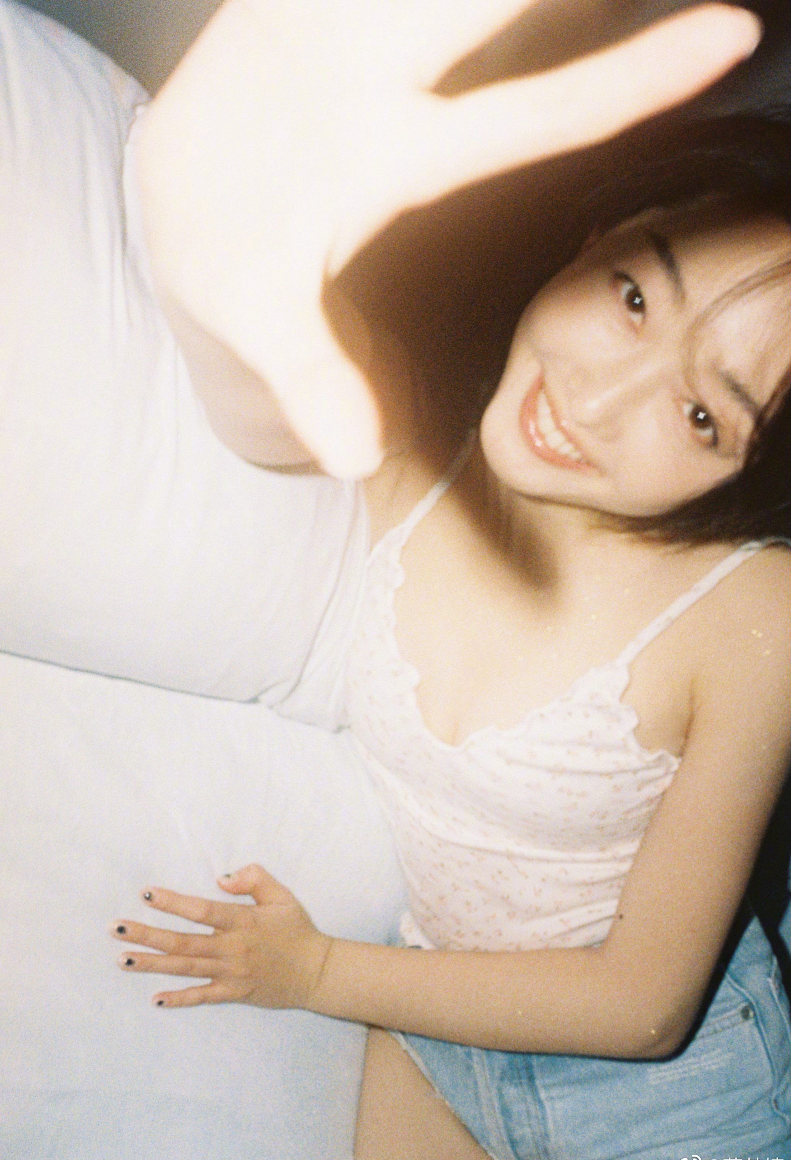 蒋梦婕超短裤性感美腿写真