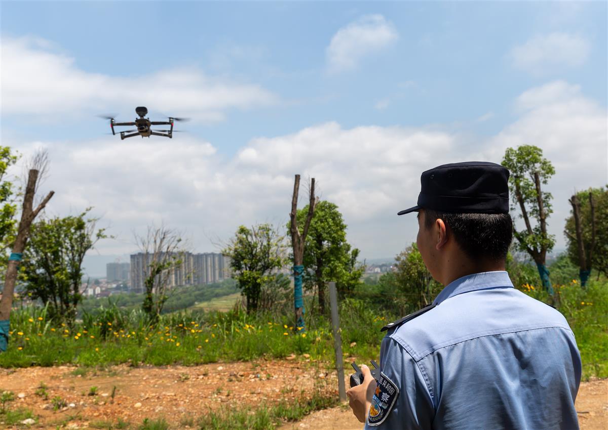 出动无人机巡查,黄梅公安开展毒品原植物禁种踏查行动