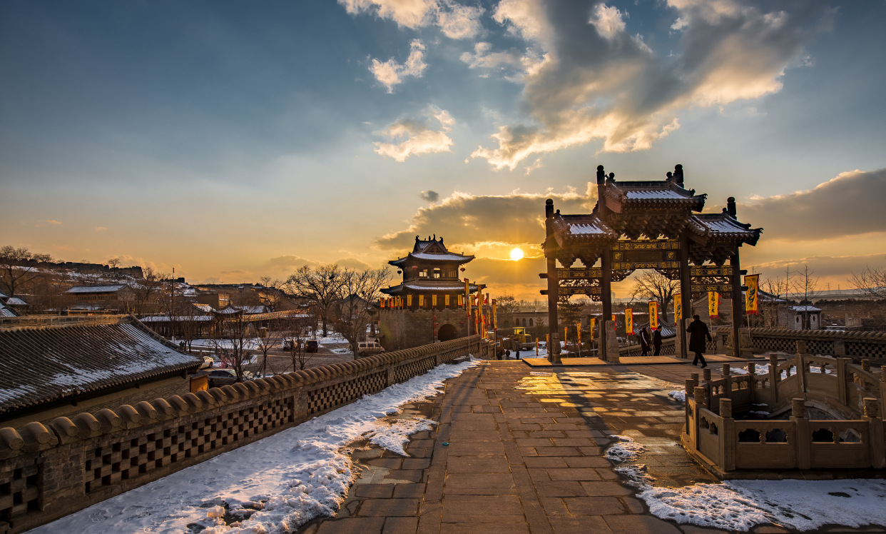 攻略在展示传统文化旅游景区景点基础上,还增加了太原市的特色演艺