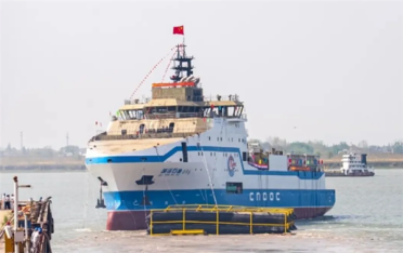 我国首艘！集成式大型压裂船“海洋石油 696”下水