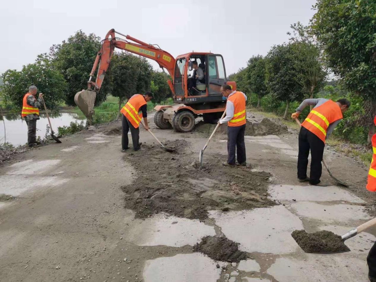 注滋口鎮:熱火朝天修路忙 路暢換得民心爽