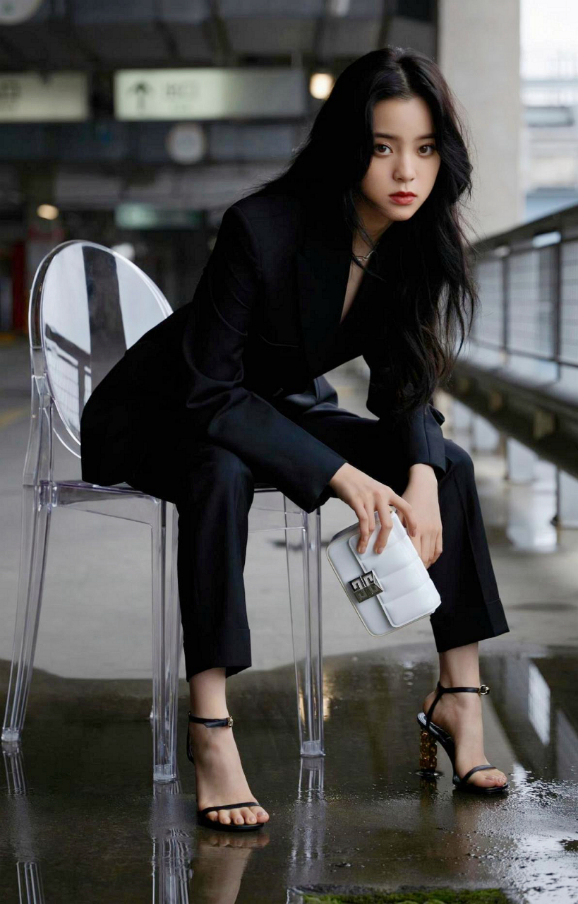 欧阳娜娜高跟鞋大长腿好看