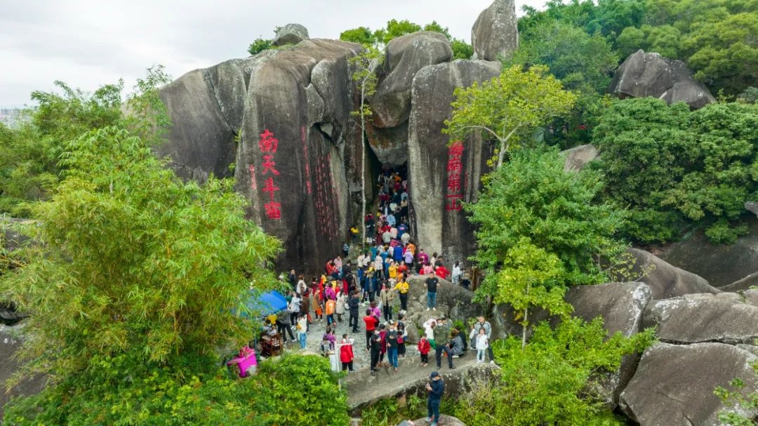 大年初一 万宁东山岭秀美风光引客来