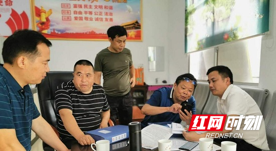 李新龙深入慈利县洞溪乡督战脱贫攻坚工作