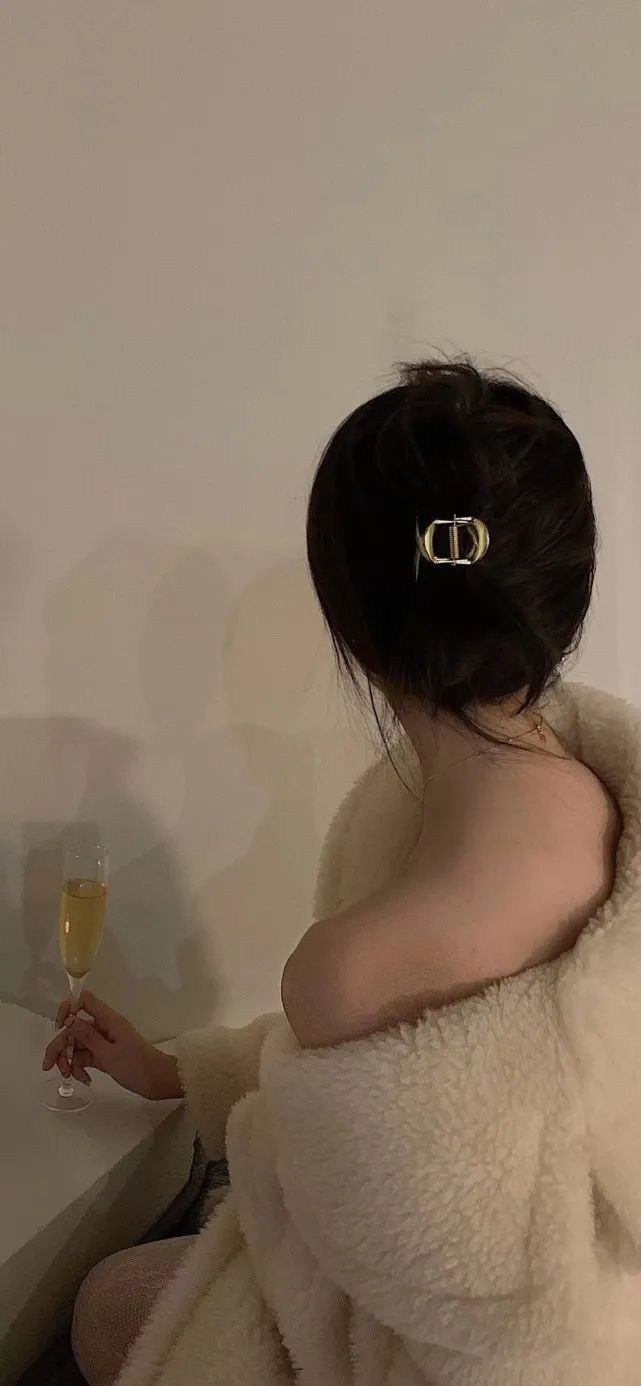 100張潮酷ins風女生真人壁紙