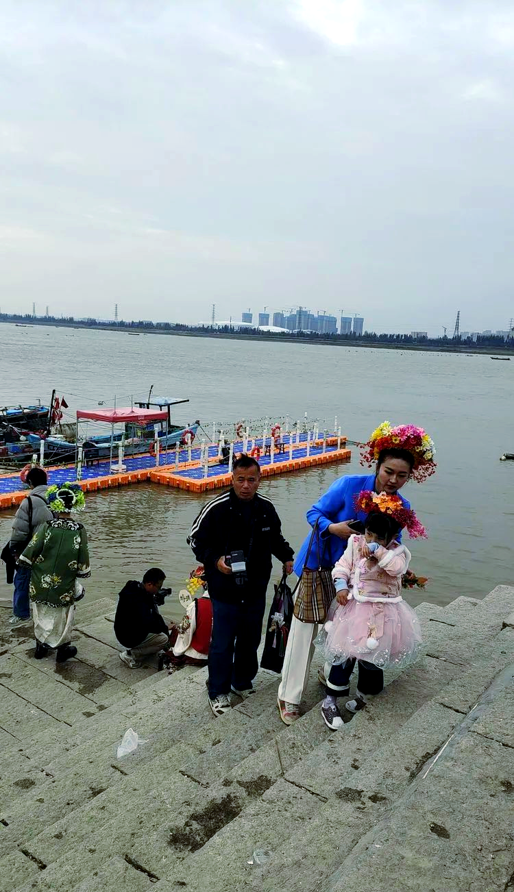 探秘福建蟳埔村:渔女头饰的魅力与渊源
