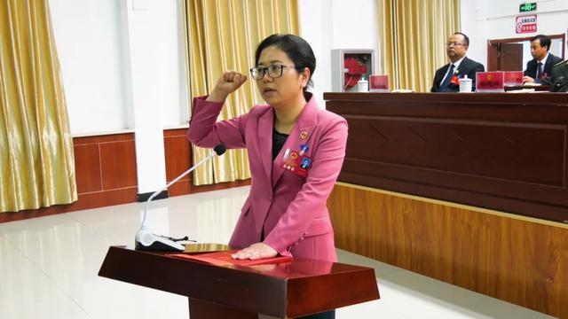 甘肃定西新上任一名70后女县长