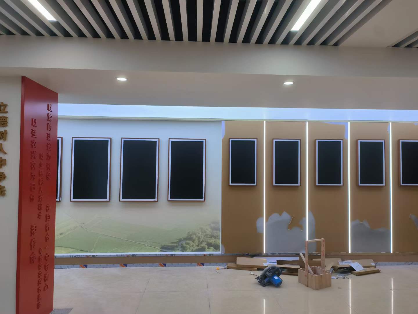 画屏的优势特点 相框式广告机的特色