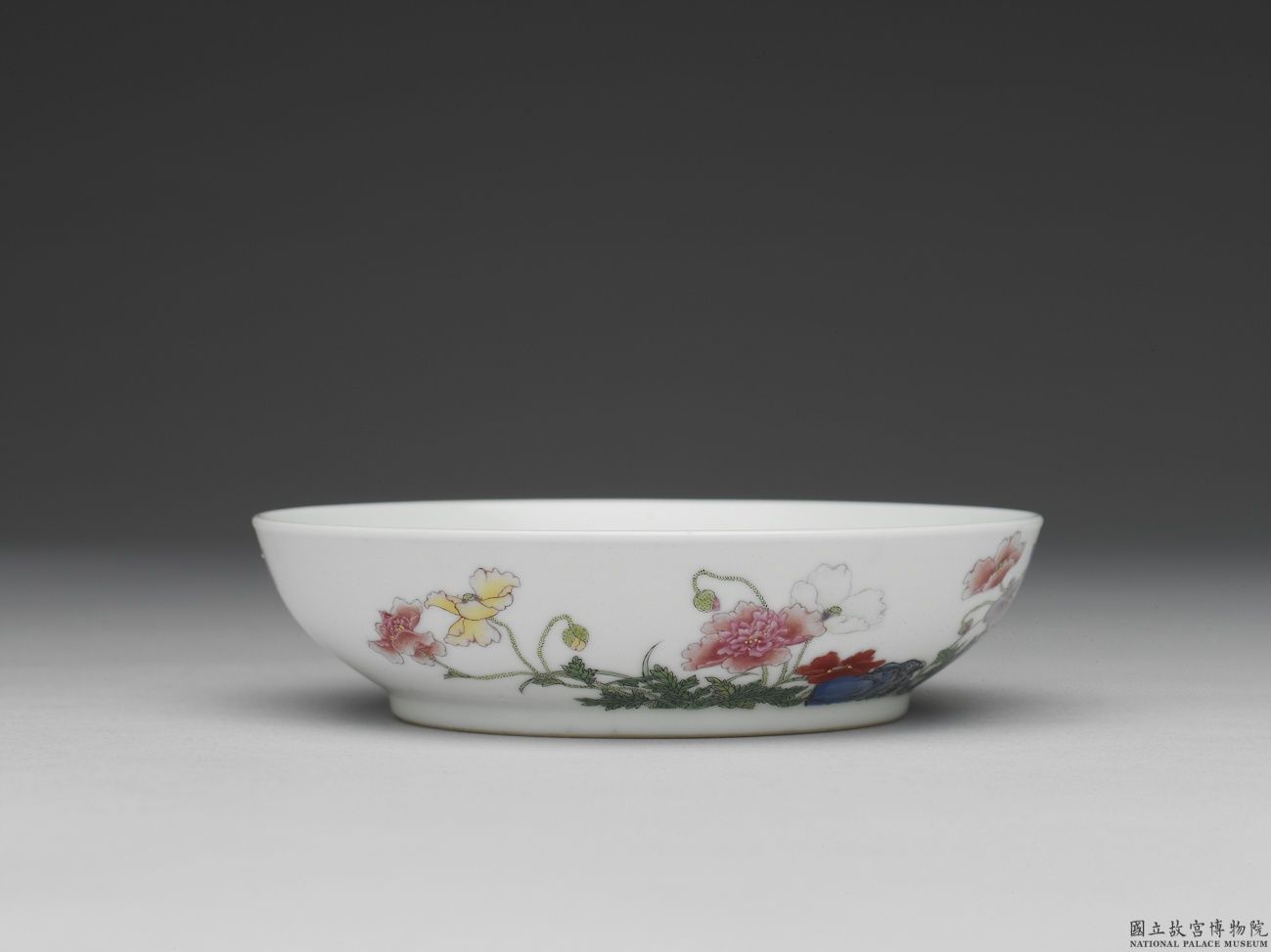 金成旭映:台北故宫藏雍正瓷胎画珐琅